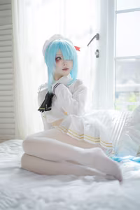 Stunning Cosplay: Shi Liang Yu as Janus Sailor Uniform in Captivating Reflection-4