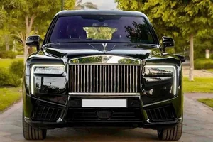 Experience Ultimate Luxury: The Rolls-Royce Cullinan Series II Makes a Grand Debut on the Vibrant Streets of Ho Chi Minh City-3