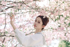 Spring Muse: Pure Elegance in JK Uniform Amidst Blossoms-34
