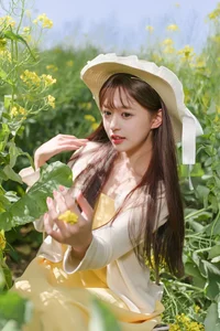 Golden Hour Glow: Ethereal Portrait Photography in Sun-Drenched Flower Fields – Art Language Vol.9109 featuring Model Xiao Yi-21