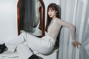 Artistic Floral Portrait Series featuring Hua Fu Tian Tong: YiTuYu Art Language Vol.9144 - Elegant Girl and Flower Photography Collection-12