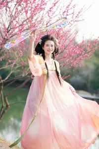 Shu Shu Jiang's Grace Amidst Blooming Plum Blossoms - YiTuYu Art Language Vol.8769-15