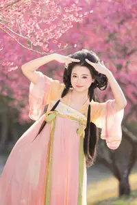 Shu Shu Jiang's Grace Amidst Blooming Plum Blossoms - YiTuYu Art Language Vol.8769-11