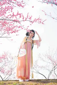 Shu Shu Jiang's Grace Amidst Blooming Plum Blossoms - YiTuYu Art Language Vol.8769-24