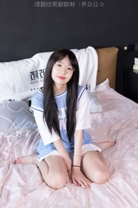 BoBoSocks No.561: Chinese Model Xiao Tiandou's Fresh Look with Sneakers and Short White Socks. Pure and Youthful Style.-22