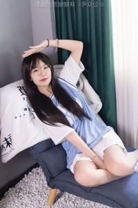 BoBoSocks No.561: Chinese Model Xiao Tiandou's Fresh Look with Sneakers and Short White Socks. Pure and Youthful Style.-15