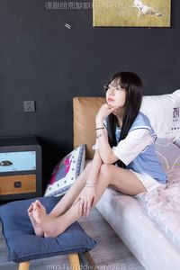 BoBoSocks No.561: Chinese Model Xiao Tiandou's Fresh Look with Sneakers and Short White Socks. Pure and Youthful Style.-1