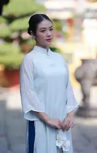Elegant Vietnamese Girl in Traditional Ao Dai Capturing Timeless Asian Beauty-15
