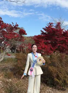 Miss Kieu Duy Shines Bright in National Costume at Miss International 2025-9