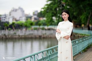 Vietnamese Ao Dai: Elegant Woman by Lake, Traditional HD Photo-5