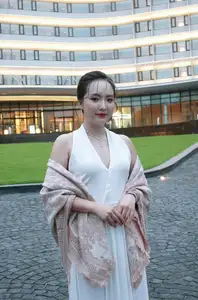 Elegant Woman: Modern Style and Confident Beauty-1