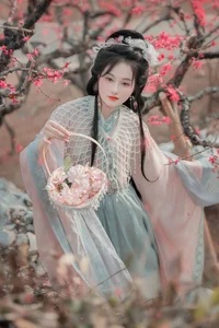 Spring Muse in Hanfu YiTuYu Art Language Vol.8879 Da Wai Wai Ge-21