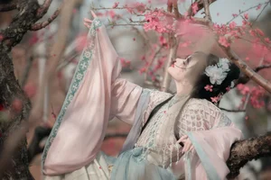 Spring Muse in Hanfu YiTuYu Art Language Vol.8879 Da Wai Wai Ge-24