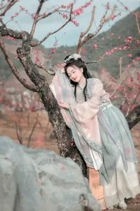 Spring Muse in Hanfu YiTuYu Art Language Vol.8879 Da Wai Wai Ge-3
