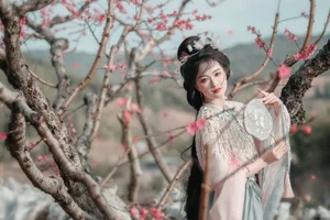 Spring Muse in Hanfu YiTuYu Art Language Vol.8879 Da Wai Wai Ge-18