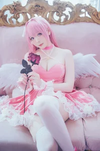 Stunning Dorothy NIKKE Cosplay by Shuang Yue Shimo: A High-Quality 27-Photo Gallery from Goddess of Victory-0