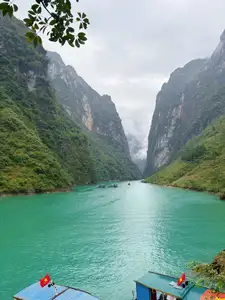Tu San Gorge's Emerald Ribbon: Nho Que River's Breathtaking Beauty in Ha Giang Awaits Your Unforgettable Journey.-9
