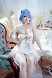 Coser Ban Ban Zi: Azur Lane Chapayev in White Knight's Melody Dress - Enchanting Beauty-12
