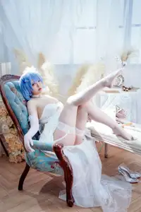 Coser Ban Ban Zi: Azur Lane Chapayev in White Knight's Melody Dress - Enchanting Beauty-2