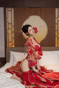 XiuRen No.10055: Xiao Dou Dou Dazzles in Traditional Red Wedding Dress, Capturing Asian Elegance.-20