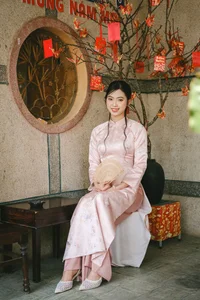 Experience the Charm of Hanoi Spring: Traditional Ao Dai Fashion in the Heart of Vietnam's Capital-5