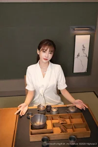 Elegant Sophistication: Lu Xuan Xuan in White Suit - XiuRen No.10650-10