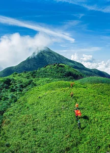 Conquering Pa Thien - Voi Mep: A Breathtaking Trekking Adventure Through Vietnam's Sea of Clouds and Ancient Forests-5