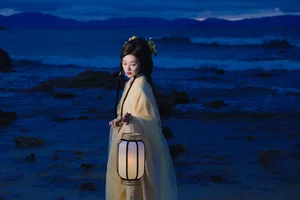 Elegant Moonlight Portrait Series: YiTuYu Art Language Vol.9290 Featuring Model Tian Tian – Aesthetic Photography Collection-1