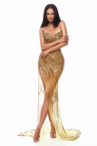 Runner-up Quynh Anh Flaunts Her Mesmerizing Body: A Stunning Physique Under the Summer Sun-6