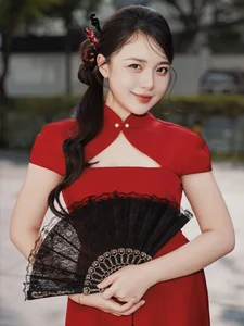 MC Vu Phuong Thao stuns in a vibrant red modern Ao Dai, celebrating contemporary elegance-5