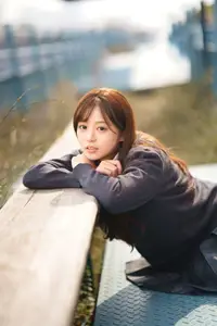 YiTuYu Vol.8824: Xiao Yi Schoolgirl Charm in Urban Setting - Captivating Youthful Elegance-27