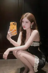 Flight Attendant Phan Que Chi Dazzles in Seductive Red Cheongsam, Captivating Thousands with Her Beauty-6