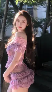 Flight Attendant Phan Que Chi Dazzles in Seductive Red Cheongsam, Captivating Thousands with Her Beauty-7