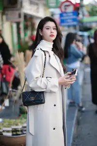 Truong Quynh Anh U40: Stunning Doll-Like Beauty & Chic Style Dazzle Fans.-0