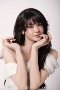 Truong Quynh Anh U40: Stunning Doll-Like Beauty & Chic Style Dazzle Fans.-2