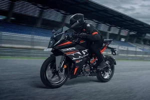 KTM RC 160 2026: The Bold Challenger to Yamaha R15-7