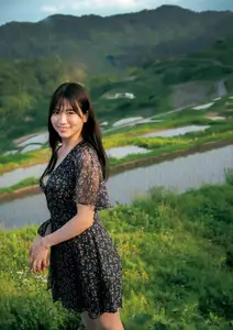 Suzuhara Riko: Radiant Smile On Green Grass Soft Warm Moments Of A Japanese Girl-5