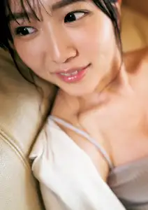 Suzuhara Riko: Radiant Smile On Green Grass Soft Warm Moments Of A Japanese Girl-24