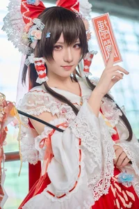Ethereal Reimu Cosplay by Hua Qi Hana at Firefly Comic-Con Part01-3
