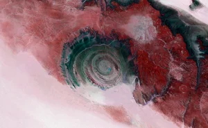 Discover the Eye of the Sahara: The Mysterious Richat Structure, a Breathtaking Geological Wonder Hidden Deep Within the Mauritanian Desert Sands-8