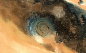 Discover the Eye of the Sahara: The Mysterious Richat Structure, a Breathtaking Geological Wonder Hidden Deep Within the Mauritanian Desert Sands-5