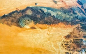 Discover the Eye of the Sahara: The Mysterious Richat Structure, a Breathtaking Geological Wonder Hidden Deep Within the Mauritanian Desert Sands-2
