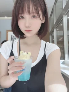 Elegance in Blue: Coser Yukata Style - Fantia Part01-14