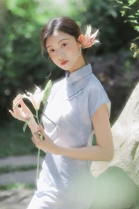 Modern Muse: The Captivating Cool Chinese Aesthetics of Tong Xuan Qi-20