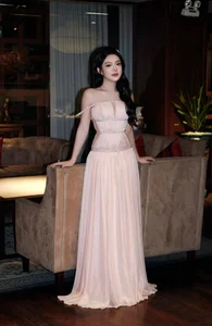 The Timeless Beauty of the Vietnamese Ao Dai: A Look Back at Student Icon Trần Nguyễn Triệu Vy’s Stunning Style Evolution-2