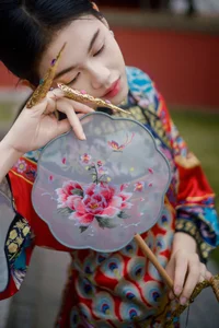 Timeless Elegance of Man Li by the Red Wall - YiTuYu Vol.8871-14