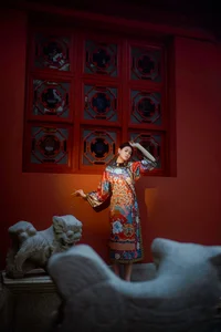 Timeless Elegance of Man Li by the Red Wall - YiTuYu Vol.8871-44