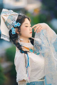 Ethereal Beauty of Xiao Lin: A Poetic Blend of Tradition and Modern Art-5
