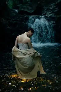 YiTuYu Vol.8530 Yi Ming: Ethereal Beauty, Mysterious Light on Water-10