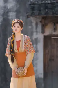 Discover YiTuYu Vol.8735 Zhang Yan Hong: Enchanting Traditional Charm in an Ancient Village-3